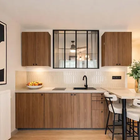 Eiffel Tower Apartment
