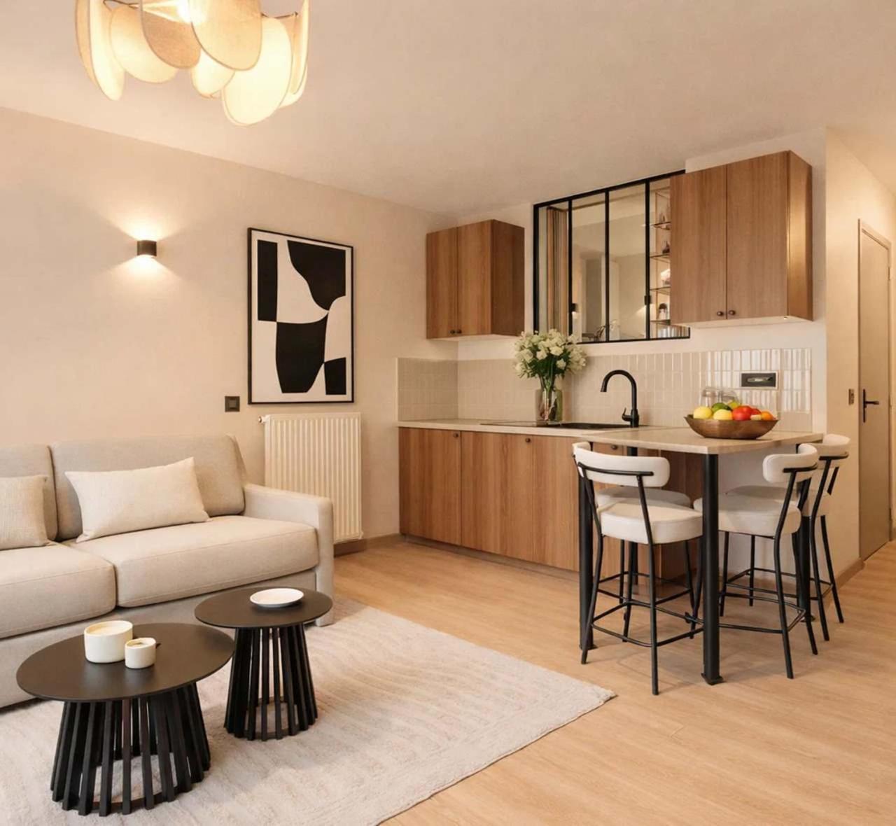 Eiffel Tower Apartment