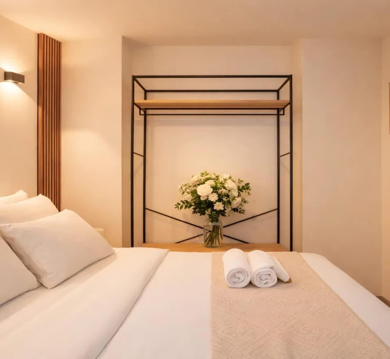 Eiffel Tower * Paris